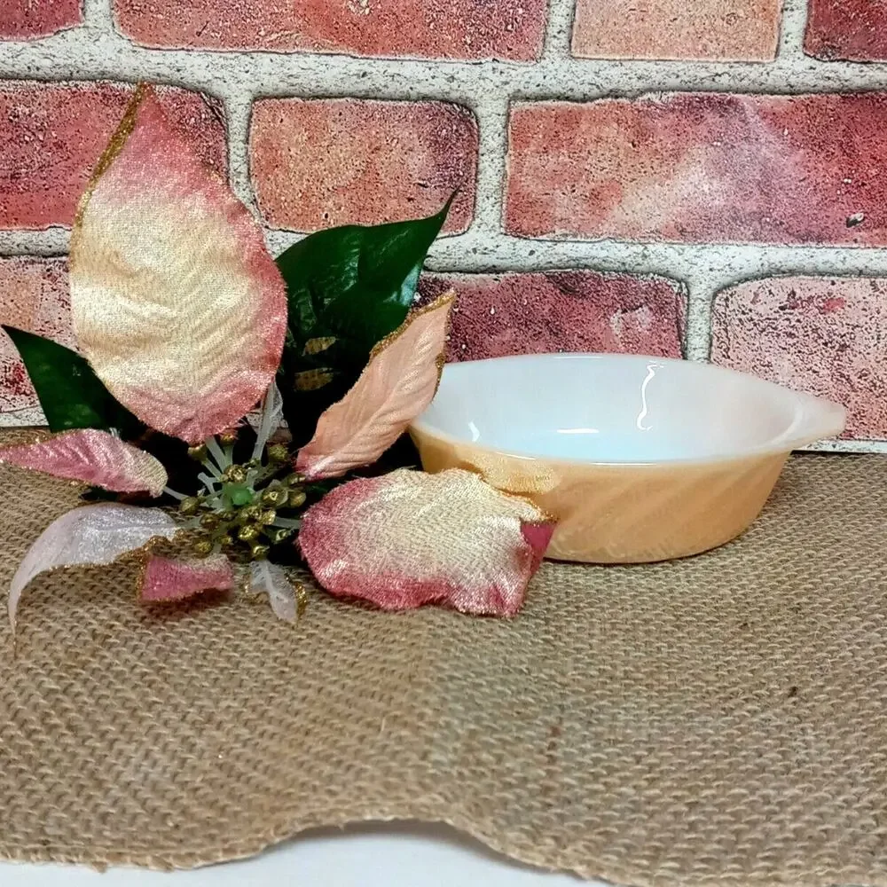 🍑👩🏻‍🍳🍽️Retro Anchor Hocking Mini Casserole Dish Milk Glass Peach Luster